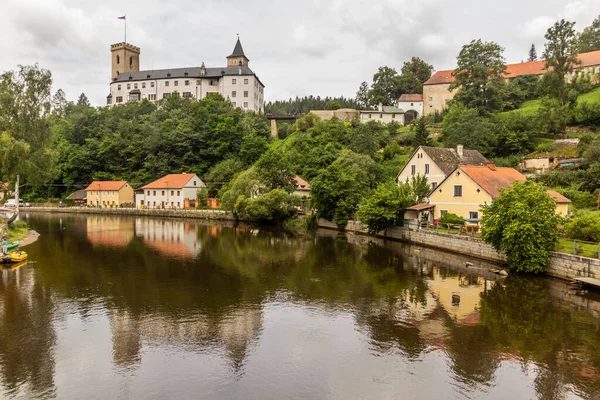 Rozmberk城と村の眺めRozmberk Nad Vltavou チェコ共和国 — ストック写真