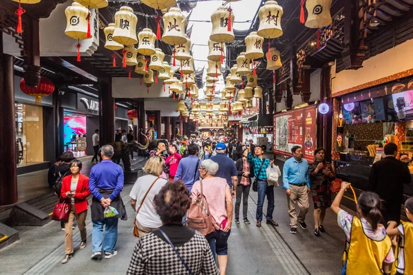 Shanghai Čína Října 2019 Lidé Yuyuan Bazaar Starém Městě Šanghaj — Stock fotografie