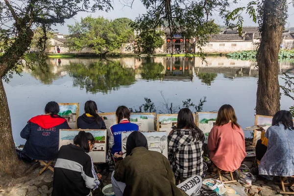 Hongcun China October 2019 Painters South Lake Hongcun Village Anhui — Stock Photo, Image