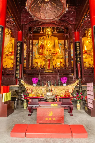 中国苏州 2019年10月26日 中国江苏省苏州道家神秘寺 中的神像雕塑 — 图库照片