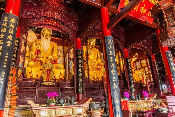 2019年10月26日 中国江蘇省蘇州市の道教寺院 玄宮王 内の神々の彫刻 — ストック写真