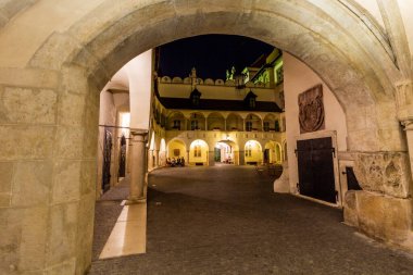 BRATISLAVA, SLOVAKIA - 7 Eylül 2021: Bratislava, Slovakya 'daki Stara Radnica (Eski Belediye Binası) Kapısı