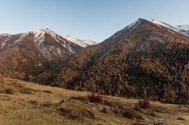 Siguniang Dağı yakınlarındaki Haizi Vadisi Sichuan, Çin