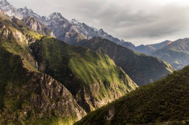 Gorge, Yunnan Eyaleti, Çin sıçrayan kaplan