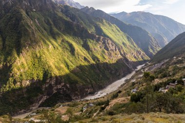 Gorge, Yunnan Eyaleti, Çin sıçrayan kaplan