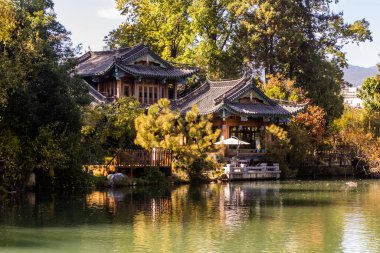 Lijiang, Yunnan 'daki Kara Ejder Havuz Parkı' ndaki Pavilion, Çin