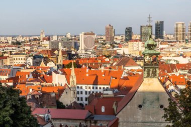 Slovakya 'nın Bratislava kentindeki eski şehrin hava manzarası