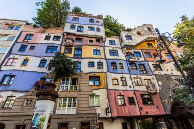 VIENNA, AUSTRIA - 9 Eylül 2021: Viyana, Avusturya 'da Hundertwasser Evi