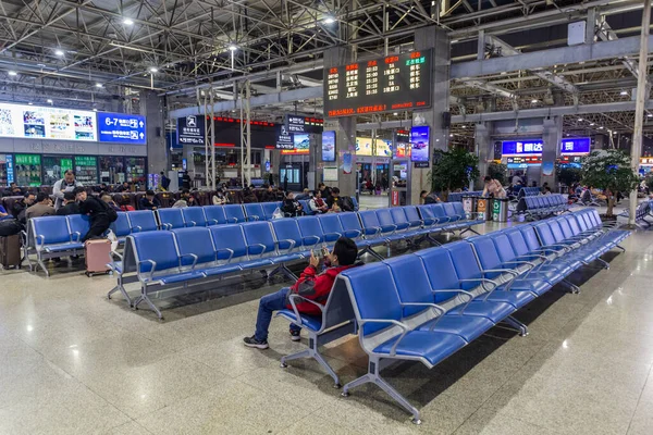 Kunming China Listopad 2019 Poczekalnia Dworca Kolejowego Kunming Chiny — Zdjęcie stockowe