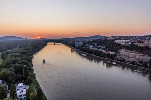Západ Slunce Nad Dunajem Bratislavě Slovensko — Stock fotografie