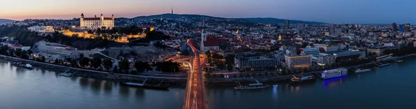 Burg Und Altstadtpanorama Bratislava Hauptstadt Der Slowakei — Stockfoto