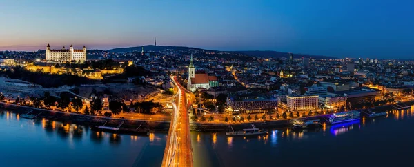 Avondpanorama Van Bratislava Hoofdstad Van Slowakije — Stockfoto
