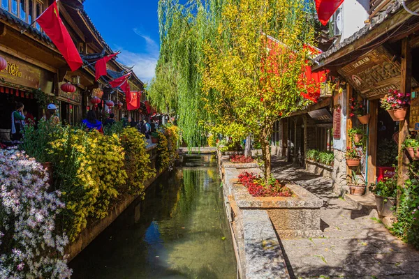 2019年11月8日 中国雲南省麗江の旧市街の川 — ストック写真