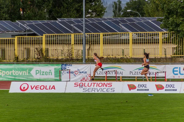 Plzen Czechia 2021年8月28日 捷克田径锦标赛的跨栏选手 22岁以下 位于捷克共和国普里森体育场 — 图库照片