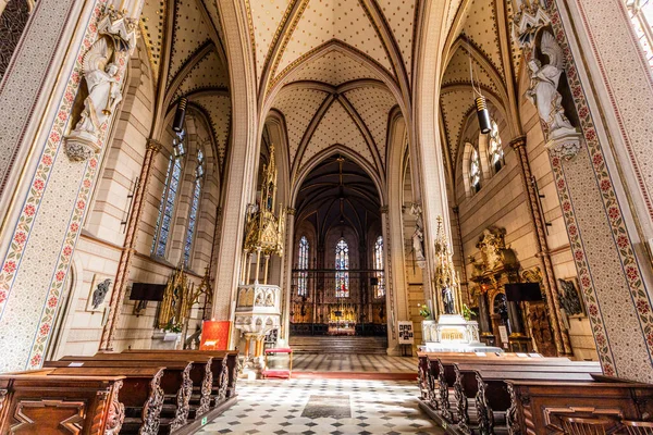 チェコ共和国オロモウツ 2021年9月10日 チェコ共和国オロモウツの聖ヴァーツラフ大聖堂内部 — ストック写真