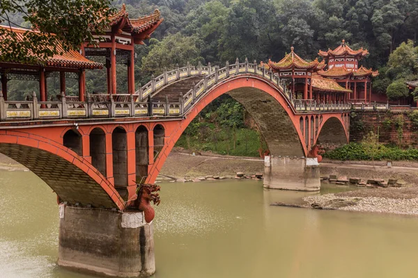 Voetbrug Buurt Van Giant Buddha Landschappelijk Gebied Leshan Provincie Sichuan — Stockfoto