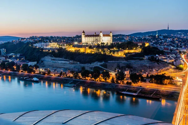 Večerní Pohled Hrad Bratislavě Hlavní Město Slovenska — Stock fotografie