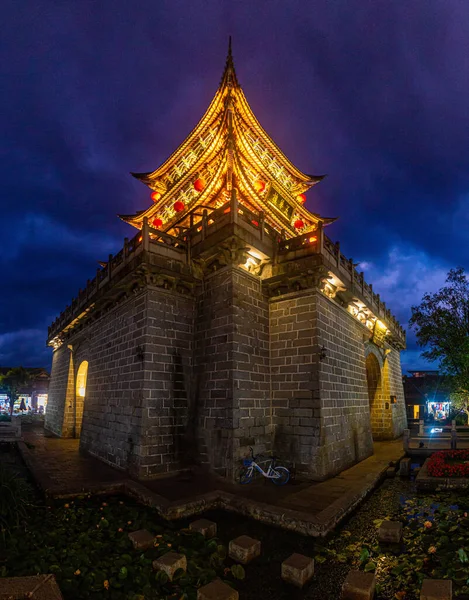 Wieczorny Widok Wieżę Wuhua Starożytnym Mieście Dali Prowincja Yunnan Chiny — Zdjęcie stockowe
