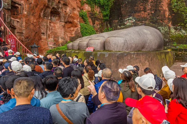 Shan Chine Novembre 2019 Des Foules Touristes Aux Pieds Bouddha — Photo