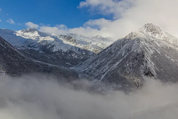 Neve Coberto Picos Perto Siguniangshan Cidade Província Sichuan China — Fotografia de Stock