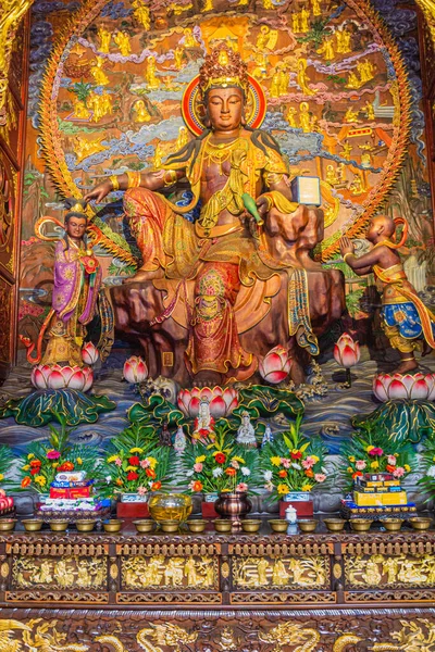 Shan 2019年11月6日 中国四川省Le Shanの大仏の化合物内の仏教寺院の観音菩薩 — ストック写真