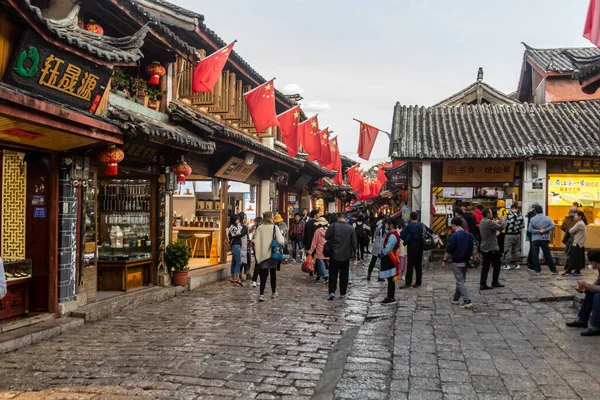 Lijiang Kina November 2019 Folkmassor Den Gamla Staden Lijiang Yunnanprovinsen — Stockfoto