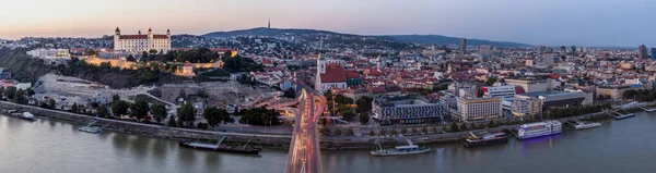 Burg Und Altstadtpanorama Bratislava Hauptstadt Der Slowakei — Stockfoto