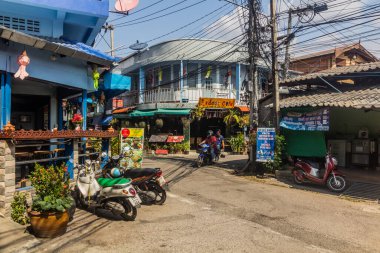 CHIANG MAI, THAILAND 3 ARALIK 2019: Chiang Mai 'nin merkezindeki sokaklar