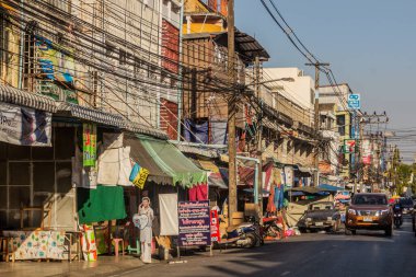 CHIANG RAI, THAILAND 1 ARALIK 2019 Tayland, Chiang Rai 'de bir sokak manzarası