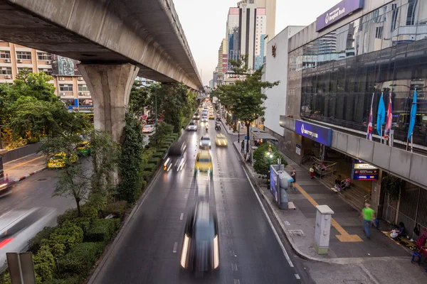 Bangkok Tajlandia Grudzień 2019 Widok Linii Bts Nad Sukhumvit Road — Zdjęcie stockowe