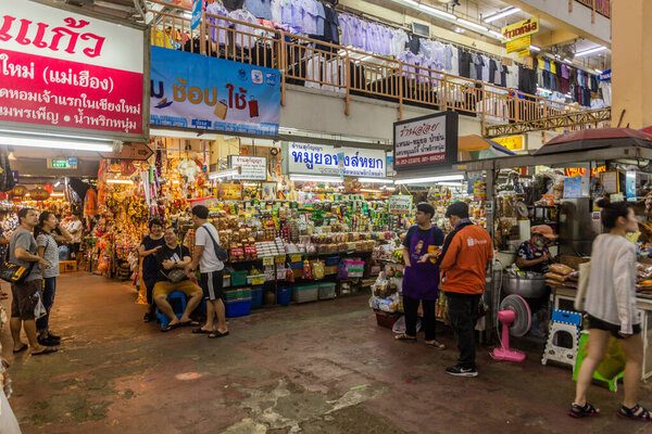 CHIANG MAI, THAILAND - 3 ДЕКАБРЯ 2019: Warorot market in Chiang Mai, Thailand