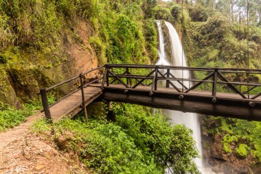 Kisiizi Şelalesi, Uganda manzarası