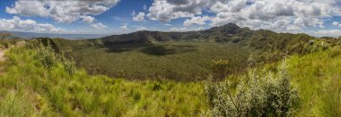 Kenya 'daki Longonot volkan kraterinin panoraması