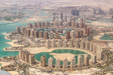 Doha, Katar 'daki İnci Adası' nın havadan görünüşü