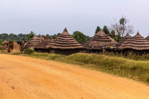 乌干达Pakwach镇的圆棚屋 — 图库照片