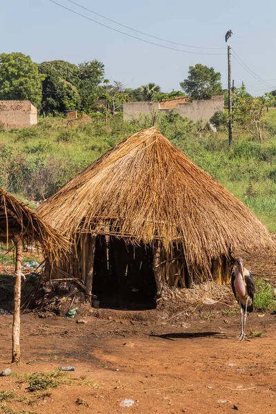 ウガンダにある丸小屋とマラブーの倉庫 — ストック写真