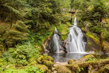 Triberg Şelalelerinden biri, Almanya 'nın Baden-Wuerttemberg bölgesindeki Kara Orman bölgesine ayak bastı.