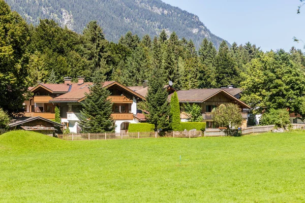 Villaggio Nella Valle Del Loisach Germania — Foto Stock