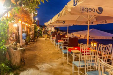 SOZOPOL, BULGARIA - 23 Temmuz 2019: Bulgaristan 'ın Sozopol kentindeki sahil restoranı