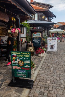 NESEBAR, BULGARIA - 24 Temmuz 2019: Bulgaristan 'ın Nesebar kentindeki Çek Restoranı Praha