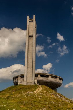 Bulgaristan 'daki Buzludzha heykelinin manzarası