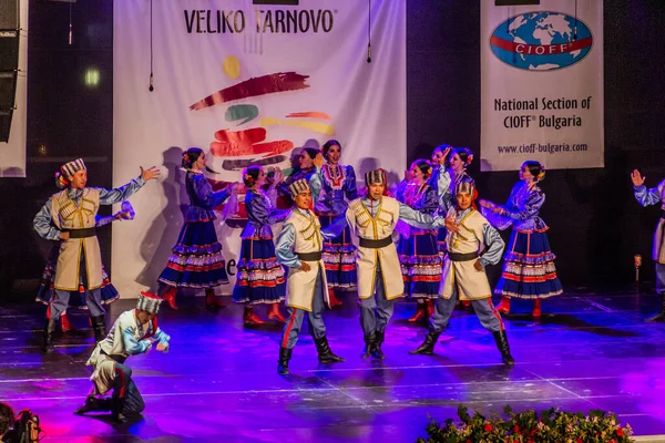 Veliko Tarnovo Bulgaria July 2019 불가리아 벨리코 마을에서 축제에 댄서들 — 스톡 사진