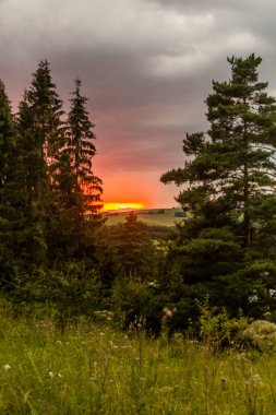Slovakya 'nın Nizke Tatry dağlarında gün batımı