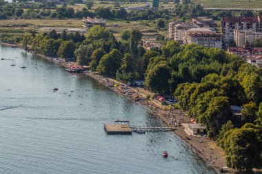 Kuzey Makedonya 'nın Ohri kenti yakınlarındaki plajların hava manzarası