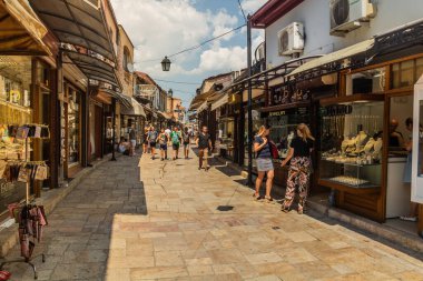 ÜSKÜP, NORTH MACEDONIA - 9 Ağustos 2019: Üsküp, Kuzey Makedonya 'daki Charshija (Pazar) Mahallesi