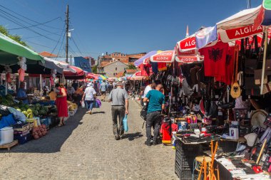 PRİŞTİNE, KOSOVO - 13 Ağustos 2019: Priştine, Kosova 'nın merkezinde pazar