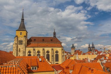 Prag 'ın Skyline' ı ile St. Giles Kilisesi, Çek Cumhuriyeti