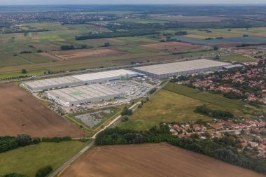 Macaristan 'ın Ullo kasabasındaki bir lojistik merkezinin hava görüntüsü
