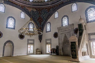 ÜSKÜP, Kuzey MACEDONYA - 10 Ağustos 2019: Üsküp, Kuzey Makedonya 'daki Mustafa Paşa camisinin içi
