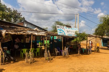 TURMI, ETHIOPIA - 3 Şubat 2020: Turmi, Etiyopya 'da yerel bir restoran manzarası